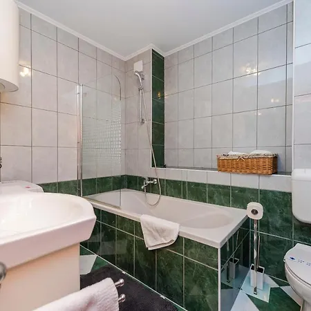 Apartment Majpruz *