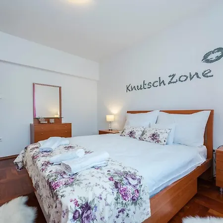Apartment Majpruz *